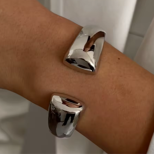 Wide edge bangle