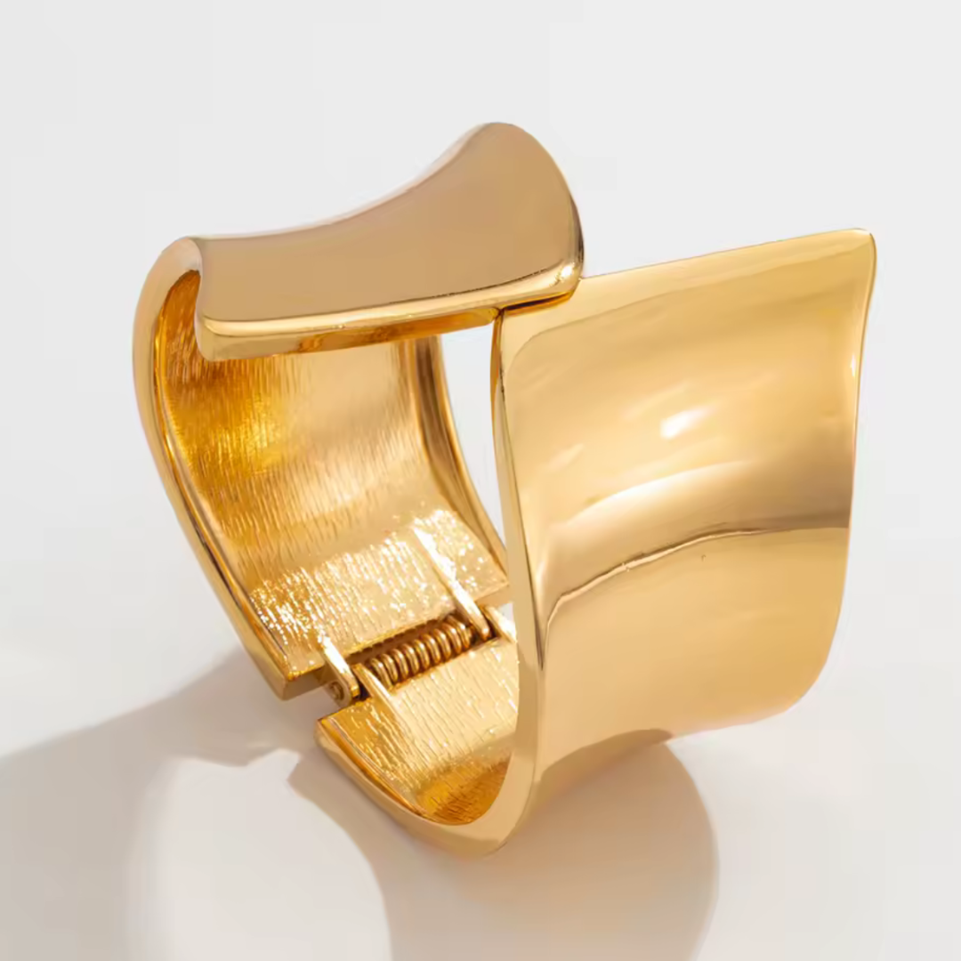 Hand Cuff Design 1 – She Clutches